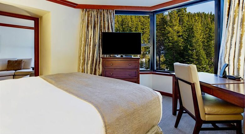 Resort at Squaw Creek w/ Ski-In/Ski-Out Access! - Olympic Valley, California