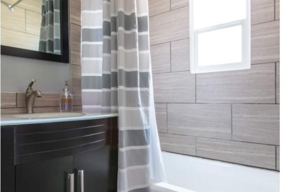 San Diego Beachside Bungalow - Oceanside, California