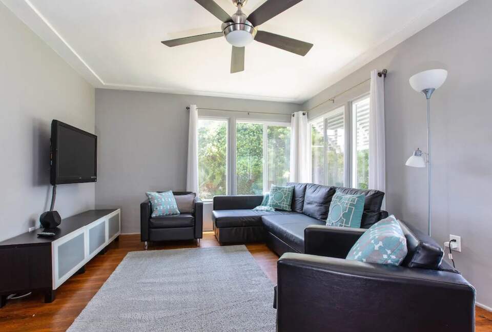 San Diego Beachside Bungalow - Oceanside, California