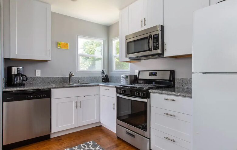 San Diego Beachside Bungalow - Oceanside, California