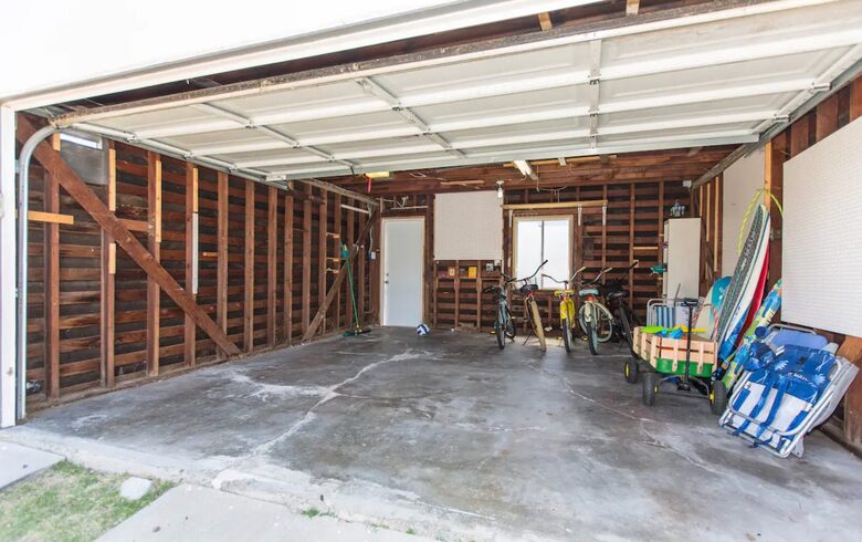 San Diego Beachside Bungalow - Oceanside, California