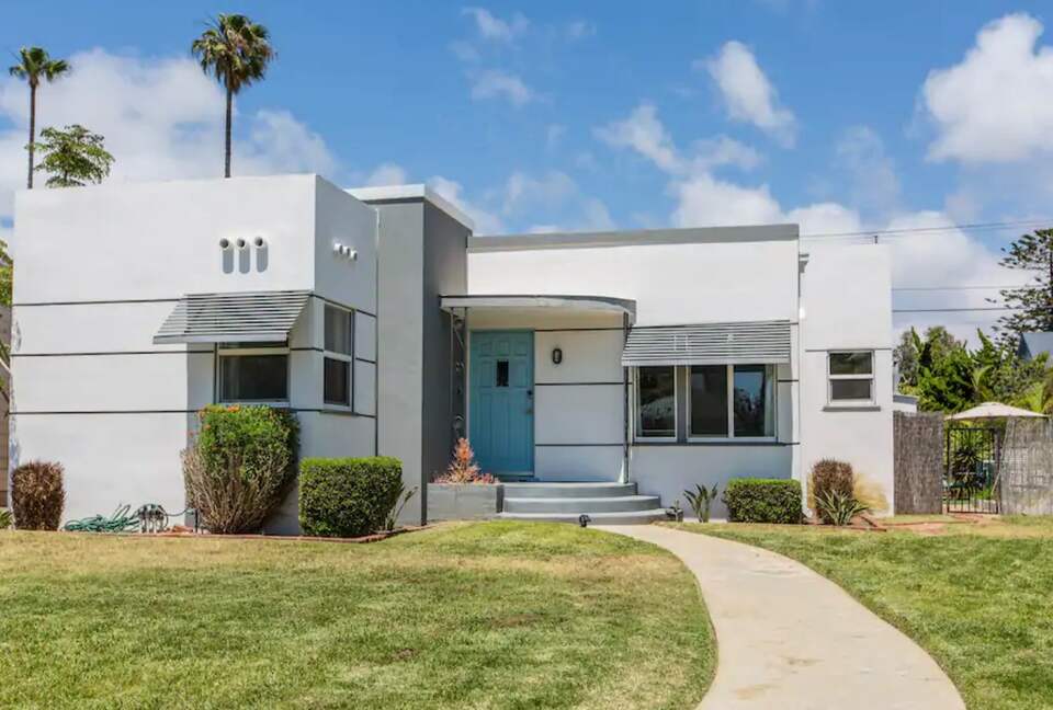 San Diego Beachside Bungalow - Oceanside, California