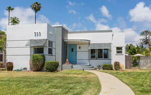 San Diego Beachside Bungalow - Oceanside, California