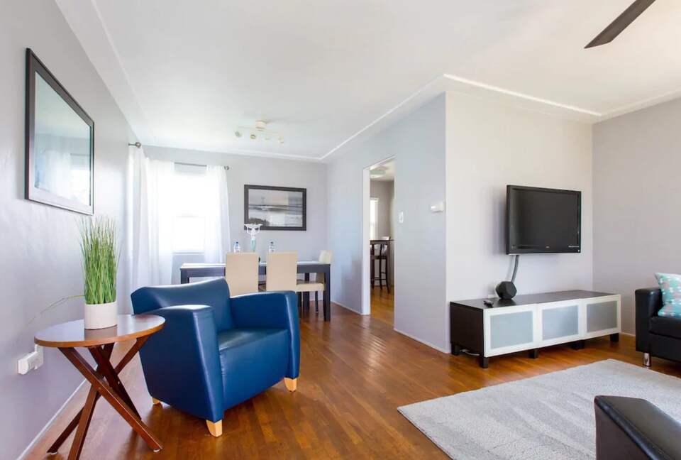 San Diego Beachside Bungalow - Oceanside, California