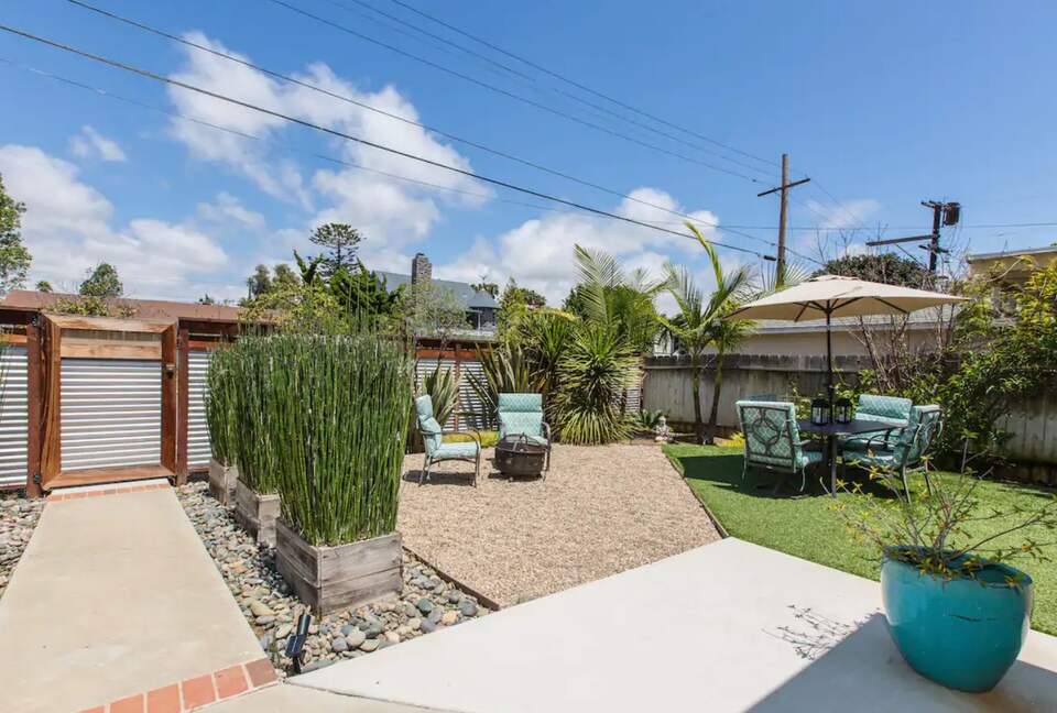 San Diego Beachside Bungalow - Oceanside, California