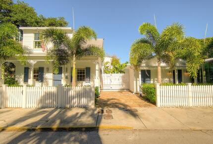 Aqua La Vista with Guest House and Pool! - Key West, Florida