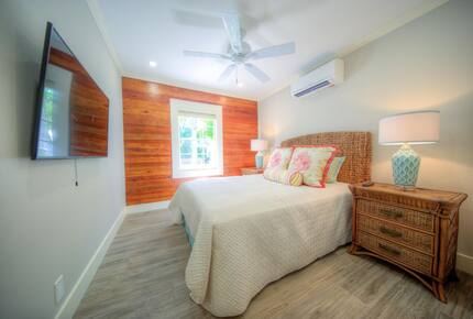 Aqua La Vista with Guest House and Pool! - Key West, Florida