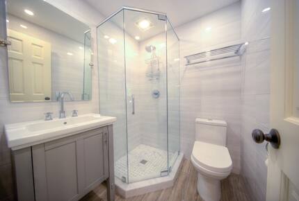 Aqua La Vista with Guest House and Pool! - Key West, Florida