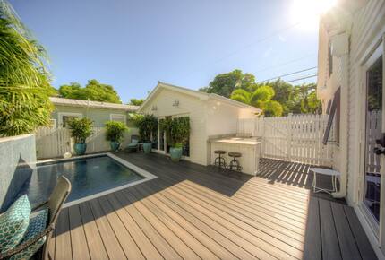 Aqua La Vista with Guest House and Pool! - Key West, Florida