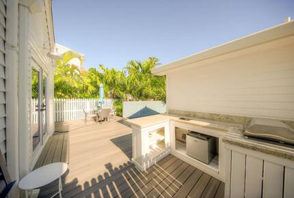 Aqua La Vista with Guest House and Pool! - Key West, Florida