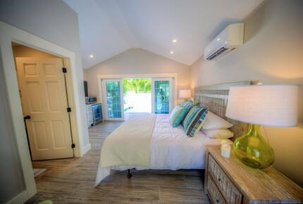Aqua La Vista with Guest House and Pool! - Key West, Florida