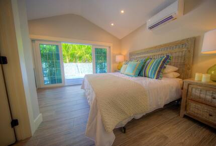 Aqua La Vista with Guest House and Pool! - Key West, Florida