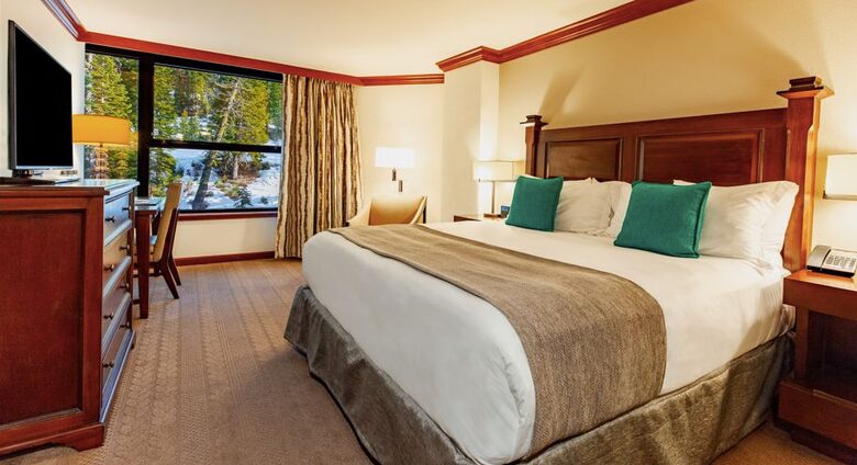 Resort at Squaw Creek w/ Ski-In/Ski-Out Access! - Olympic Valley, California