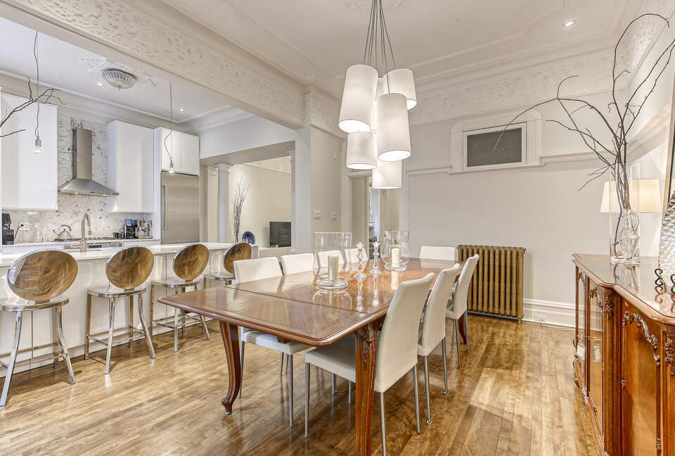 Luxurious Montreal Flat Facing Lafontaine Park - Montreal, Canada