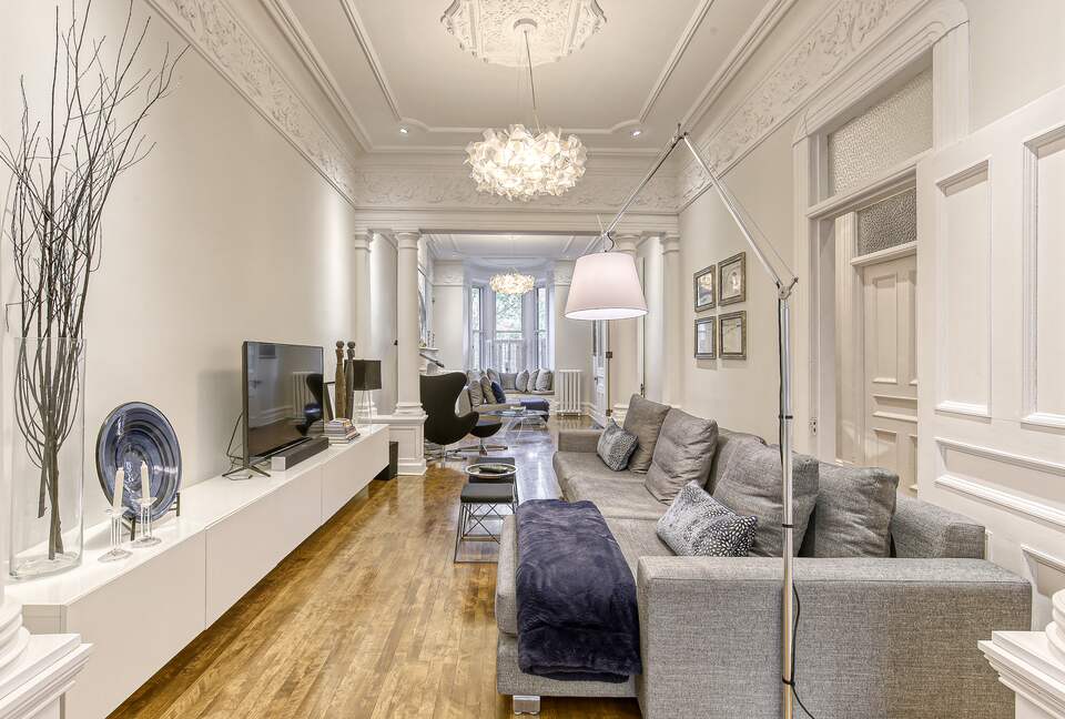 Luxurious Montreal Flat Facing Lafontaine Park - Montreal, Canada