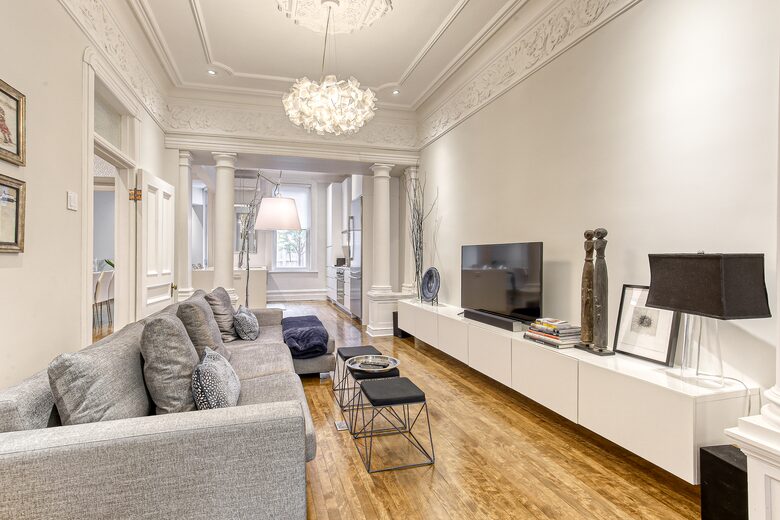 Luxurious Montreal Flat Facing Lafontaine Park - Montreal, Canada