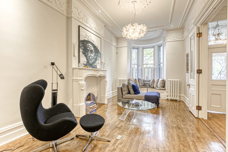 Luxurious Montreal Flat Facing Lafontaine Park - Montreal, Canada