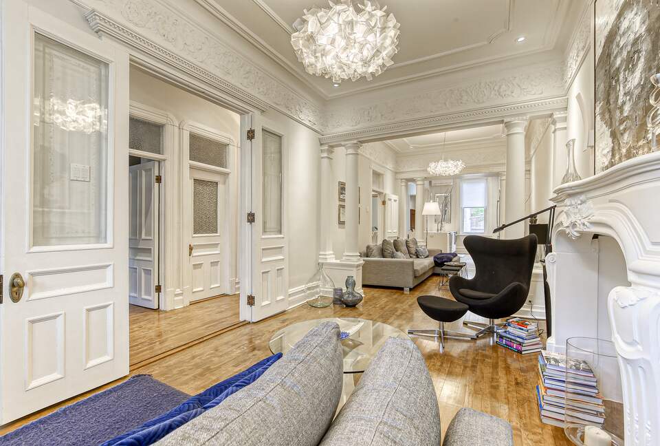 Luxurious Montreal Flat Facing Lafontaine Park - Montreal, Canada