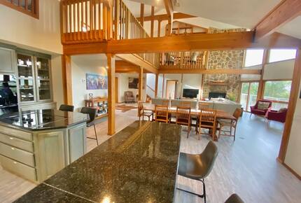 Lodge kitchen counter and breakfast bar