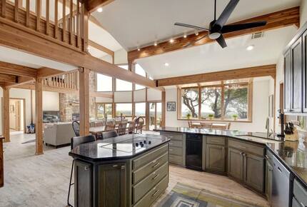 Lodge kitchen with island and grey cabinets