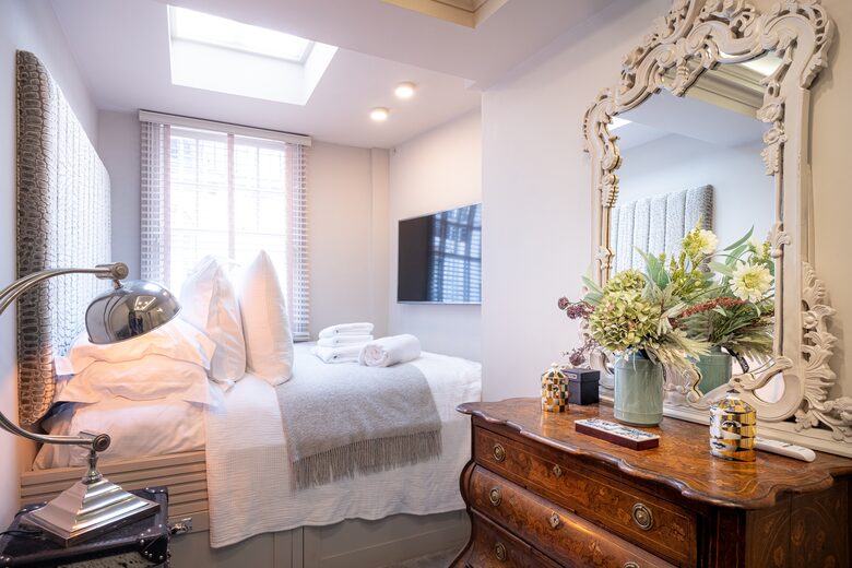 Chelsea Apartment - London, United Kingdom