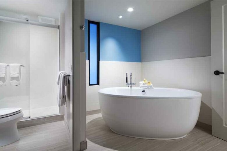 Home Exchange, Sheraton Kaua'i Resort unit, bathroom with soaking tub