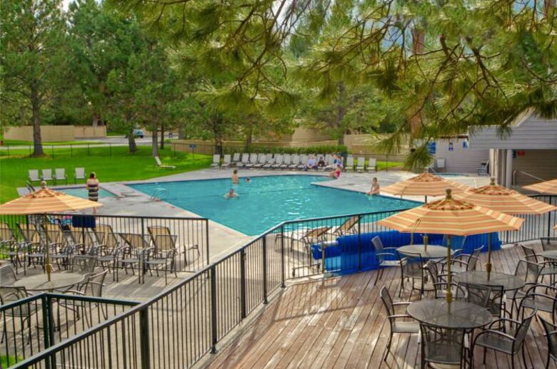 Home exchange in Bend, OR, community pool