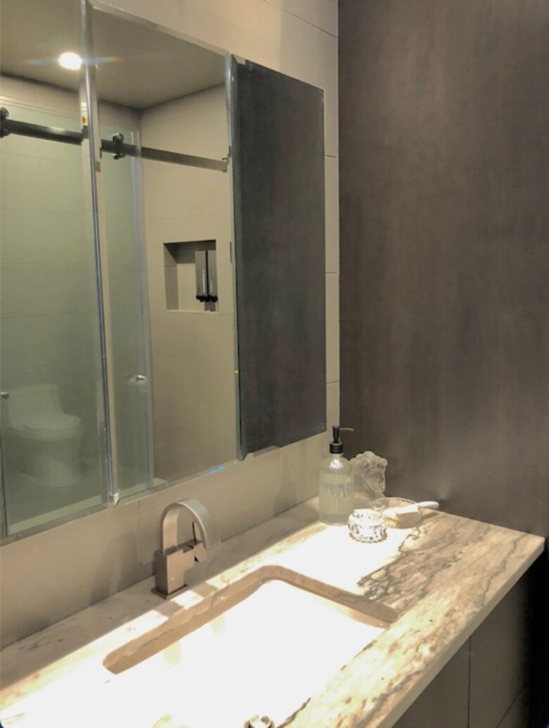 Home exchange in Portland, OR, guest bathroom sink