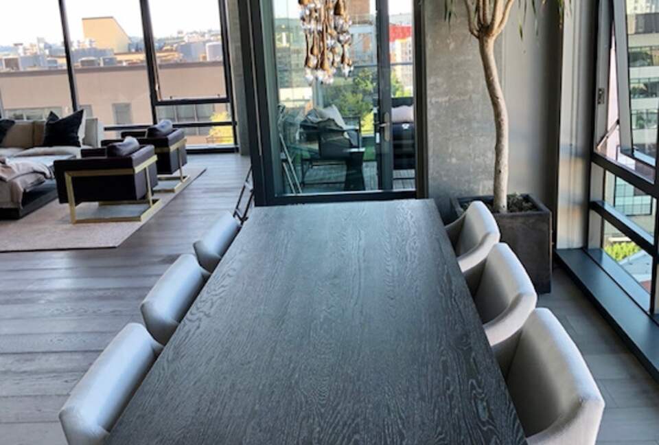 Home exchange in Portland, OR, dining room table for 6