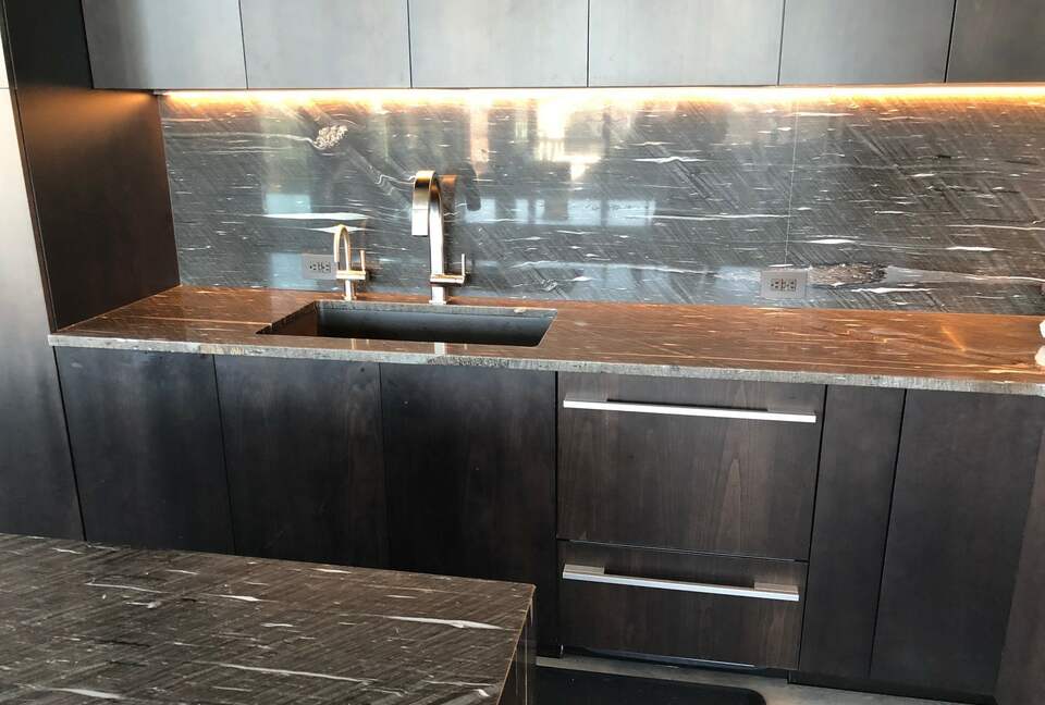 Home exchange in Portland, OR, kitchen with stone countertops