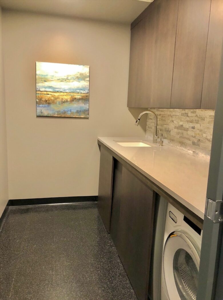 Home exchange in Portland, OR, laundry room with sink