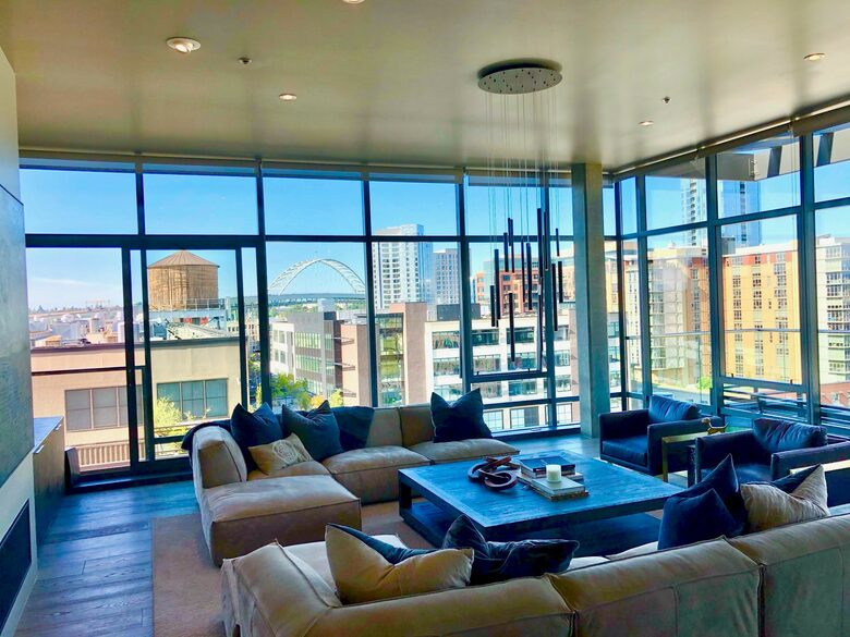 Home exchange in Portland, OR, penthouse with city views