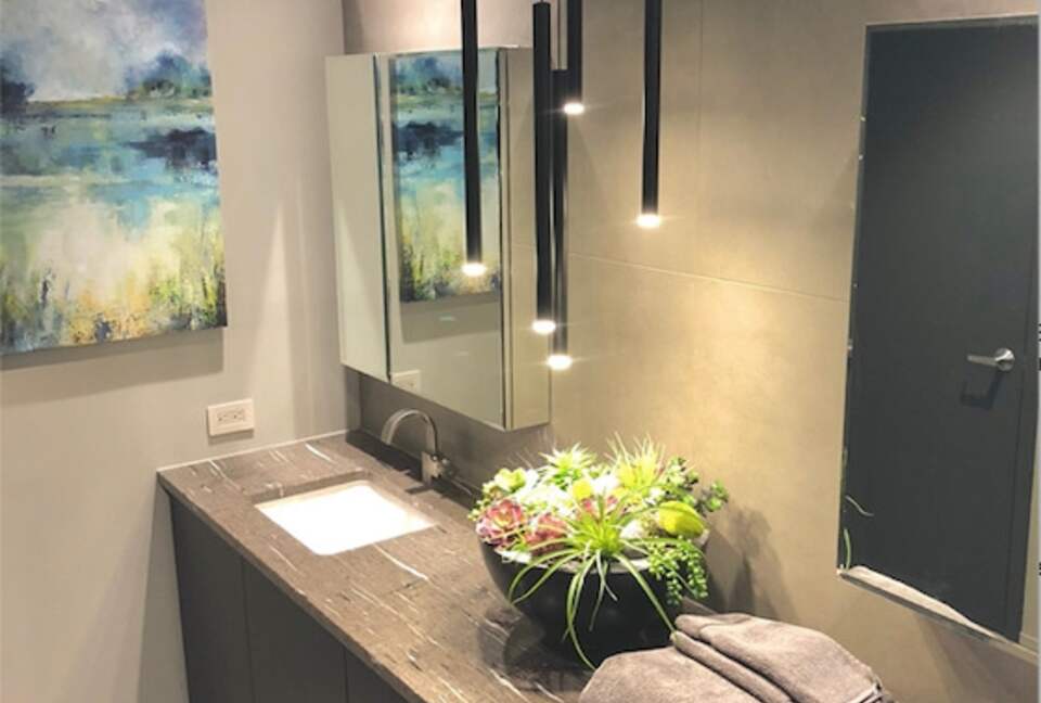 Home exchange in Portland, OR, master bathroom with dual vanity