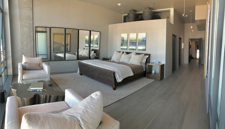 Home exchange in Portland, OR, master bedroom with king bed