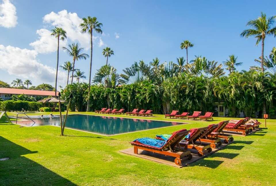 Home Exchange in Lahaina, HI, incredible pool and lounge