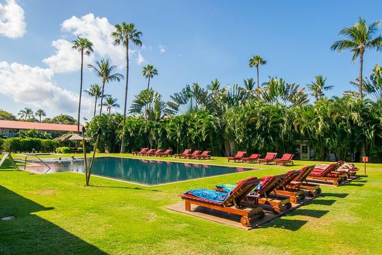 Home Exchange in Lahaina, HI, incredible pool and lounge