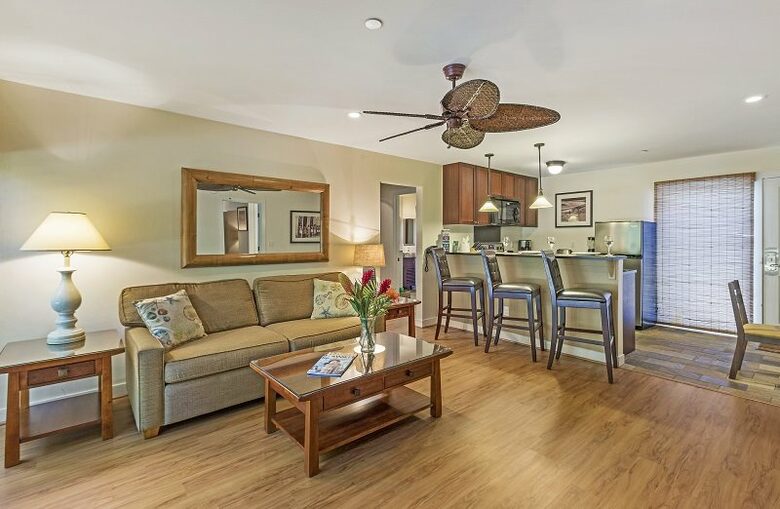 Home Exchange in Lahaina, HI, open concept living and kitchen