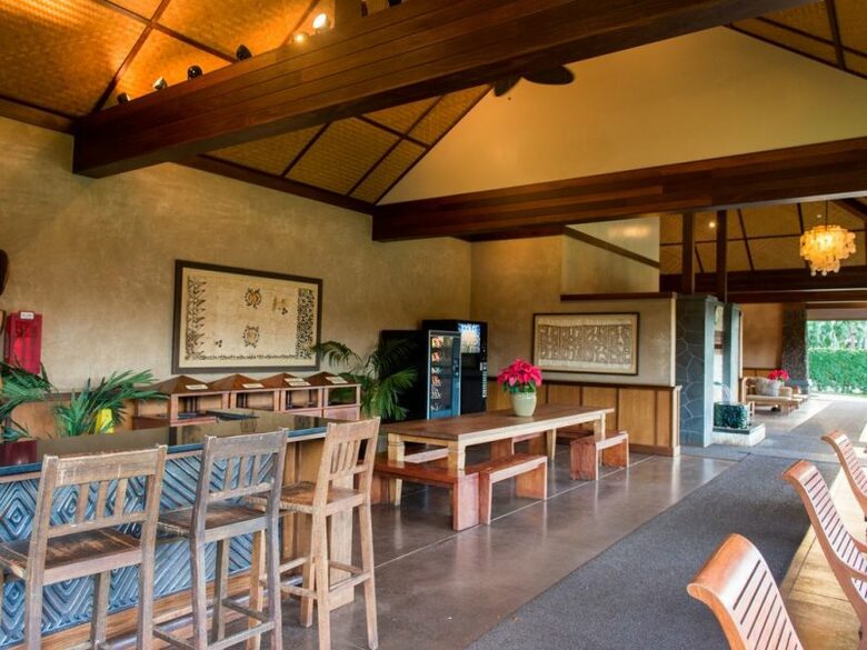 Home Exchange in Lahaina, HI, community club house