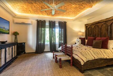 Casa Blanca Beach House (Playa's #1 Vacation Rental) - Playa del Carmen, Mexico