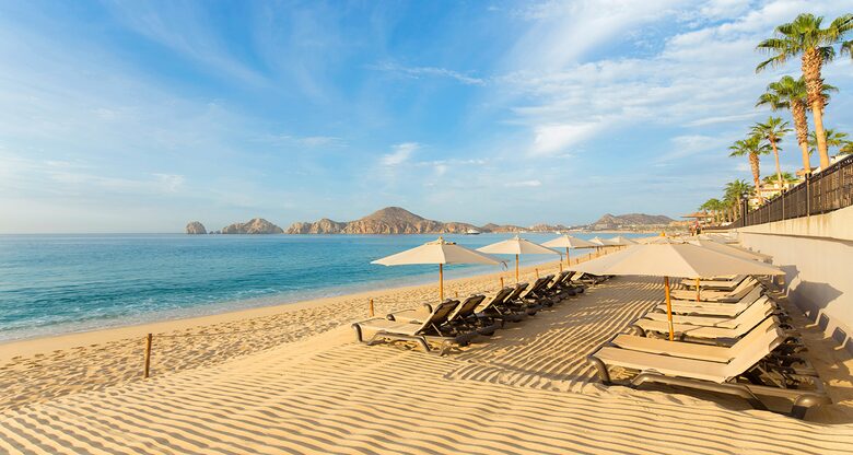 Home Exchange in Cabo San Lucas, Mexico, blue waters beach lounge