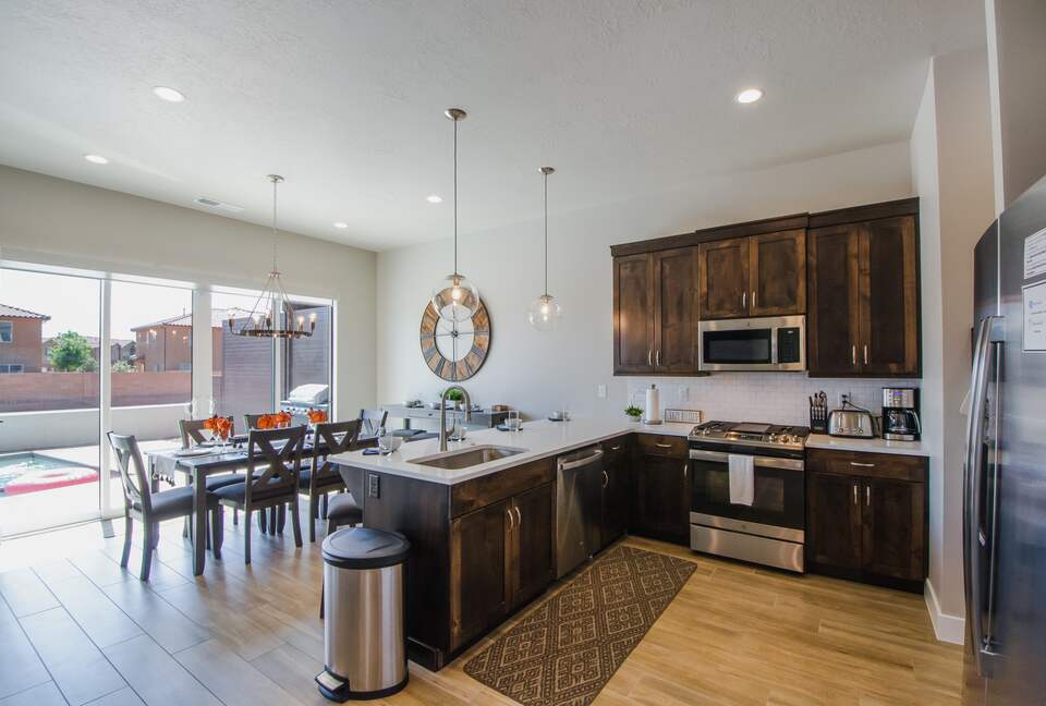 St George Red Rock Home with Pool - Santa Clara, Utah