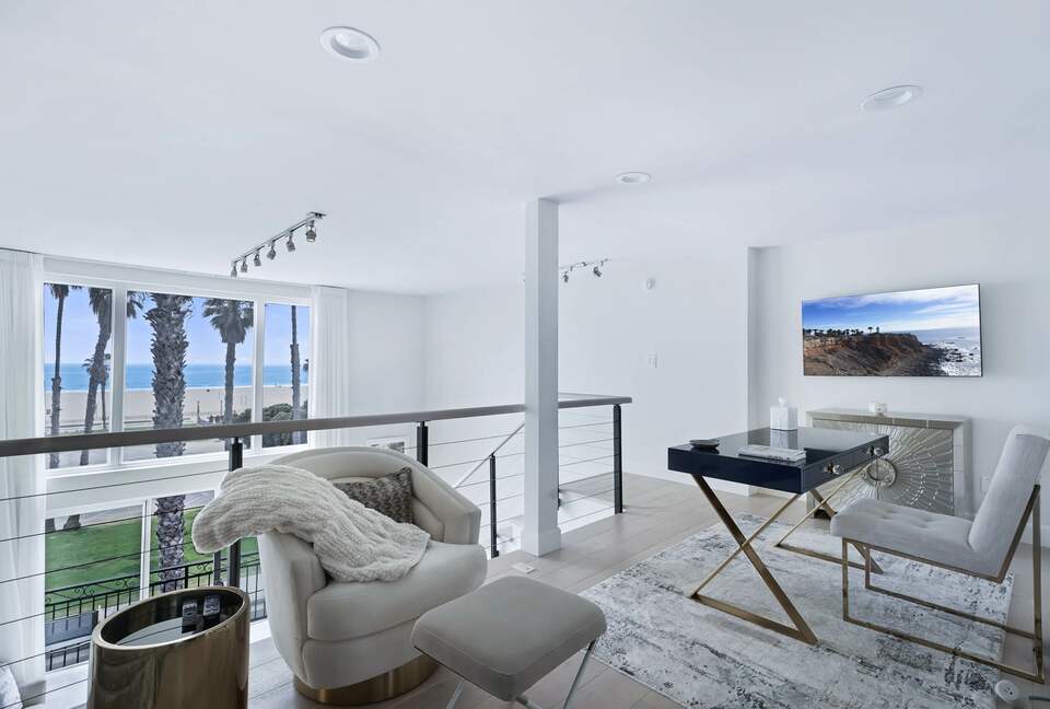 Iconic California Beach Getaway - Santa Monica, California