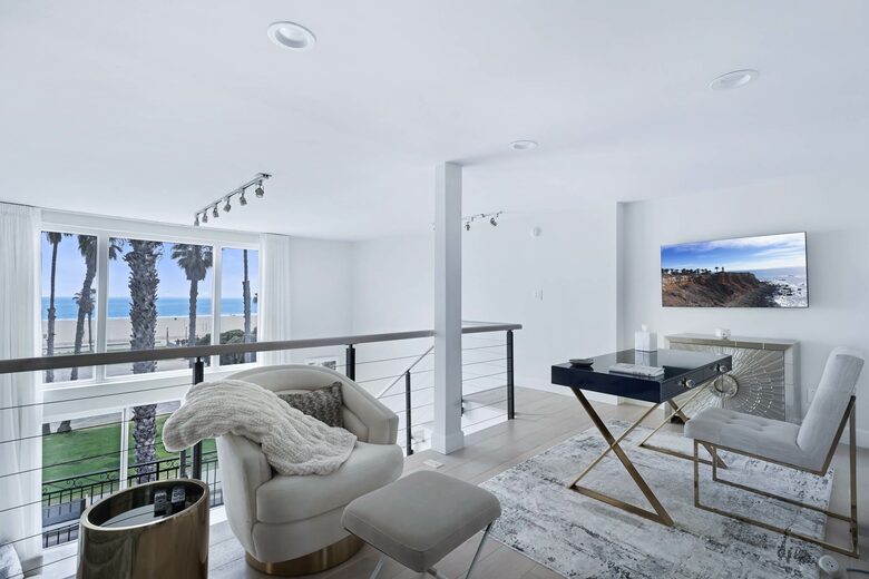 Iconic California Beach Getaway - Santa Monica, California