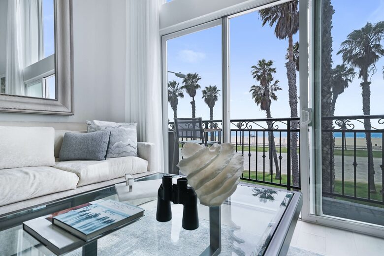 Iconic California Beach Getaway - Santa Monica, California