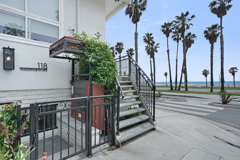 Iconic California Beach Getaway - Santa Monica, California