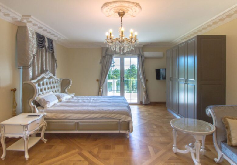 The Chateau on Wallis Island (R) - Wallis Lake, Australia