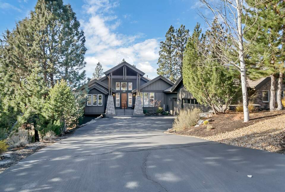 Quintess Collection – Painted Ridge - Bend, Oregon