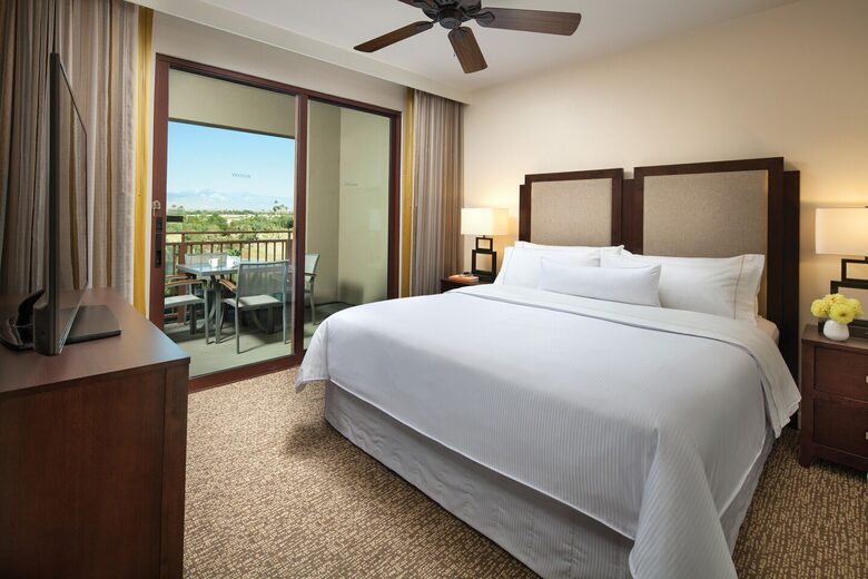 Home exchange at Westin Desert Willow Villas, bedroom with king bed