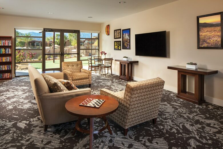 Home exchange at Westin Desert Willow Villas, family room with TV