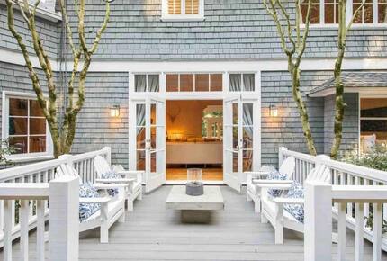 Home exchange in Mill Valley CA, outdoor deck off of living room